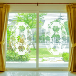 Oval Rose Garland  | (Static Cling ) - Image 1